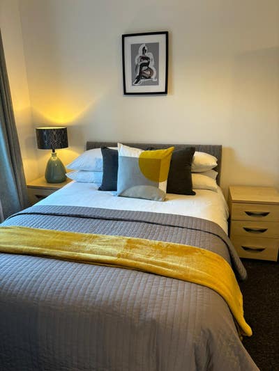 En Suite Studio All Bills/WIFI inc £150pw! Main Photo