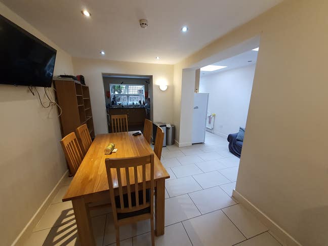 Pleasant shared home in Maida Vale Main Photo