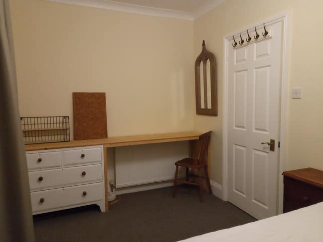 En suite + own yard. Fully inclusive.  Main Photo