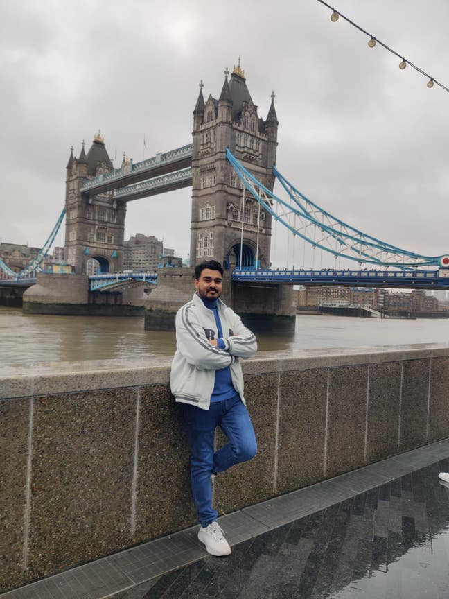 Room wanted for a professional couple Main Photo