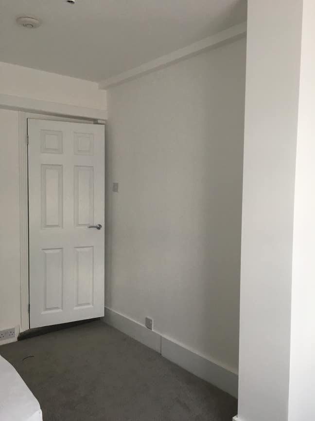 **Newly refurbished Single Room to let*low deposit Main Photo