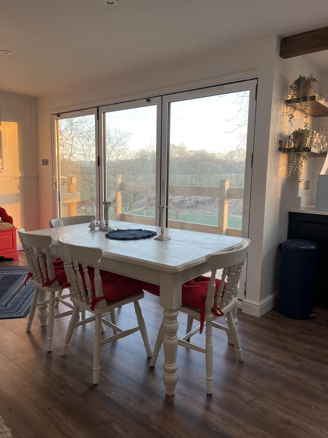 Beautiful Flat In Hook, Hampshire  Main Photo