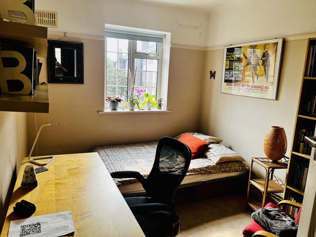 A cosy room next to Kew Gardens Main Photo