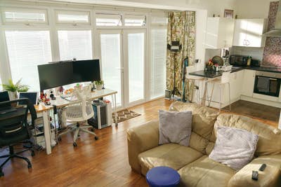 Stunning large 1 bed/Studio flat Mitcham/Tooting  Main Photo
