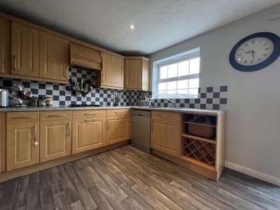 Large Double Room with en-suite  Main Photo