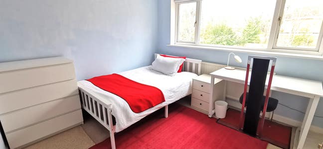 *Summertown Modern Quiet Clean Professional non-sm Main Photo