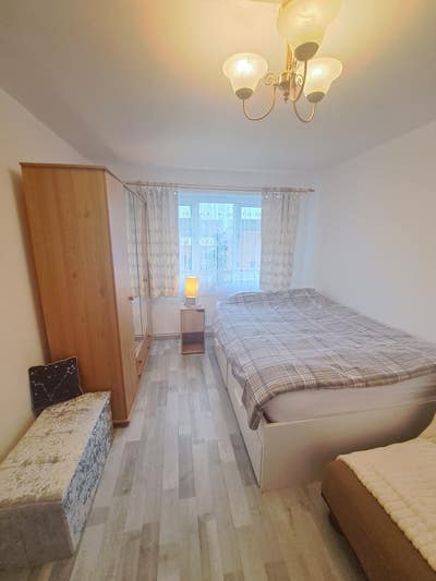 Double room for rent in a two bedroom flat Main Photo