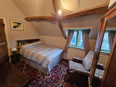 Double room for single use in shared cottage  Main Photo