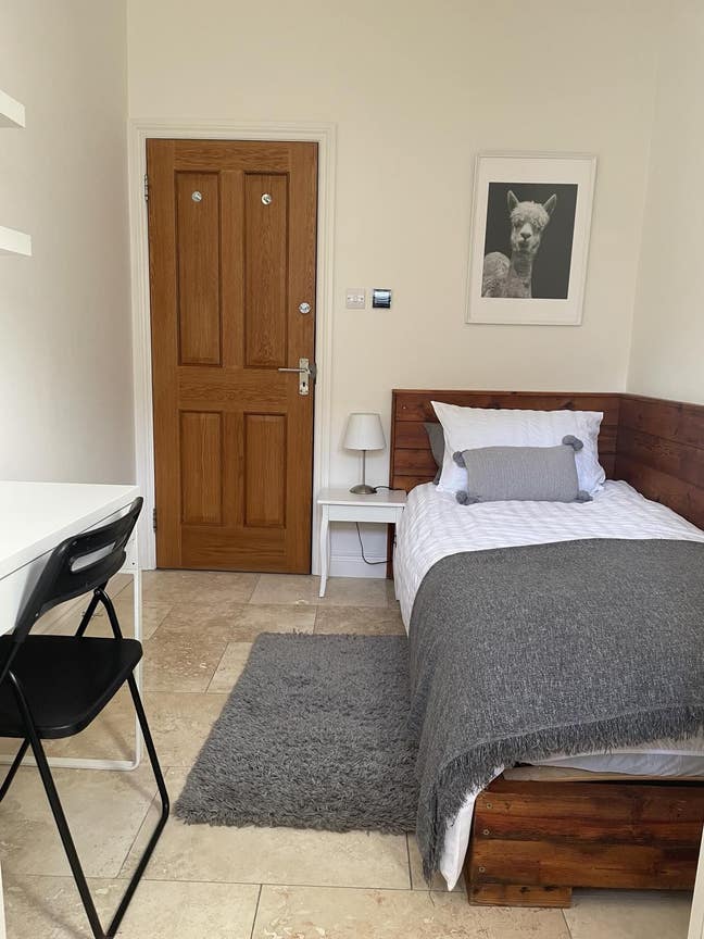 New room Main Photo