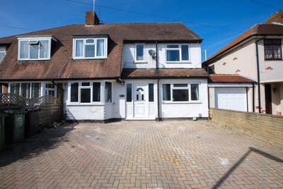 Enermous & bright en-suite double bedroom Staines Main Photo