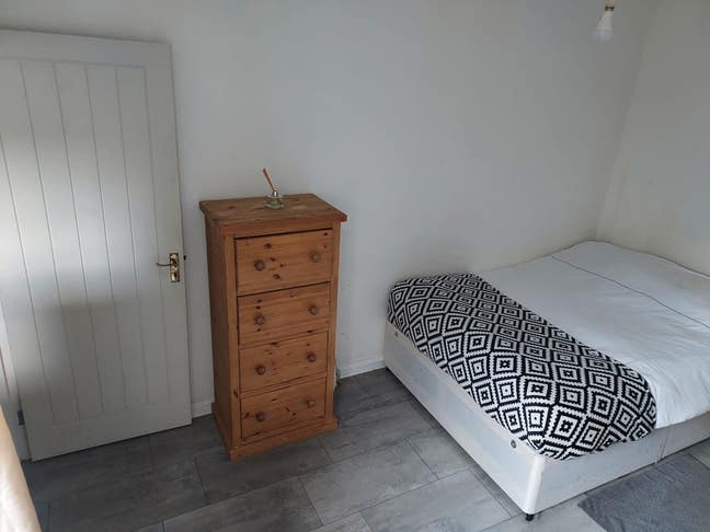 Family Home with Comfortsble Spare Room Main Photo