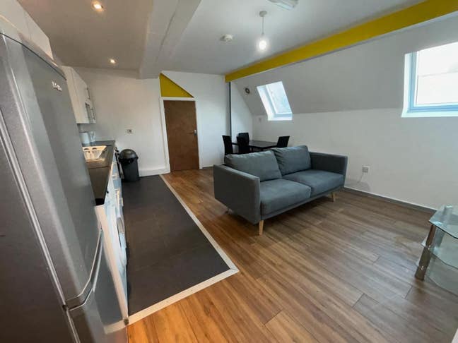 Low Deposit Option-Erding 1Bed Flat-Bills Included Main Photo