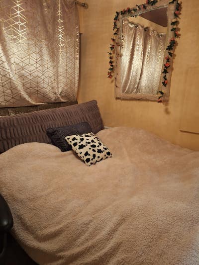 Modern En-Suite Room in BL2 Area - Bills Included Main Photo