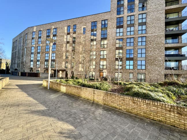 2 bed with Balcony in Park Roayl, NW10  Main Photo