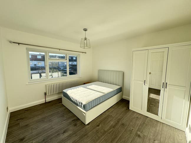 Double room to rent in Gants Hill Main Photo