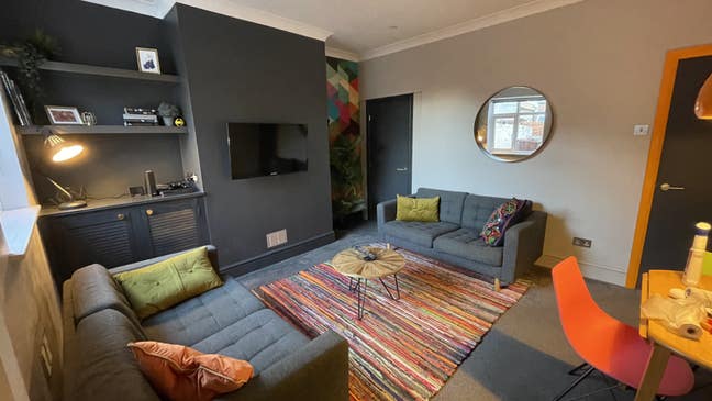 Double bedroom in quiet, 3 bed shared house  Main Photo