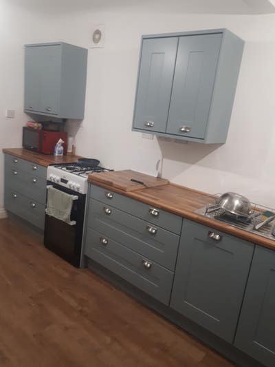 Double or Single in 4 Bed Flat -Bromborough Main Photo