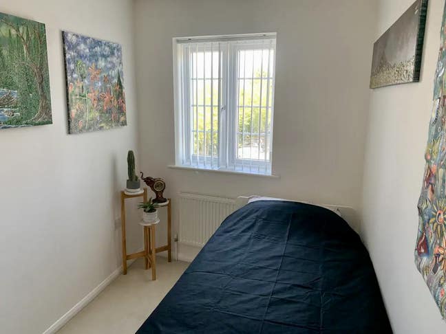 Single clean room. Main Photo