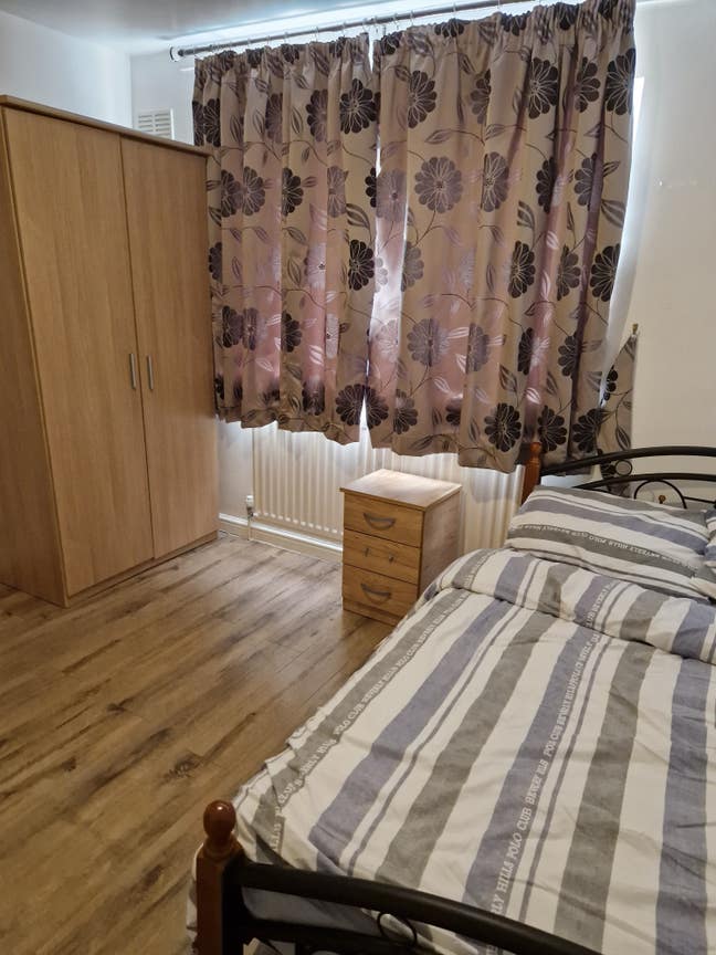 ROOM to LET  Main Photo