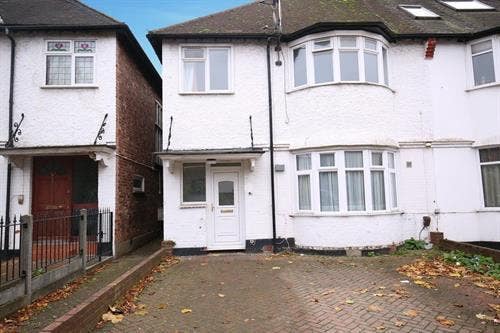 Two Bedroom Flat Near Golders Green Tube Station Main Photo