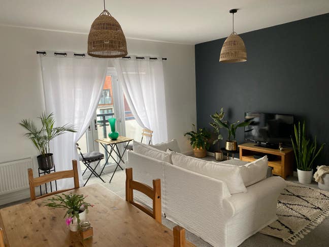 Relaxed, clean 2 bed apartment  Main Photo