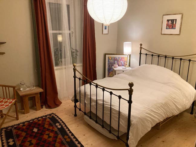 Courtyard flat- dble room Main Photo