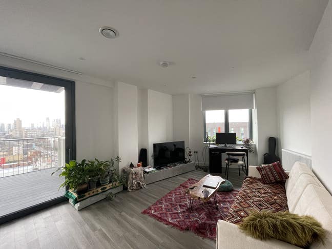 Room in a two-bed flatshare Main Photo