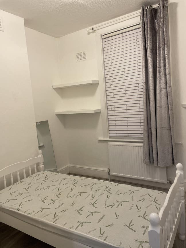 Single Room £1150pcm Main Photo