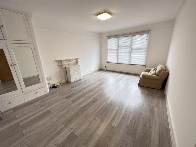 Spacious double room to rent in Finchley Main Photo