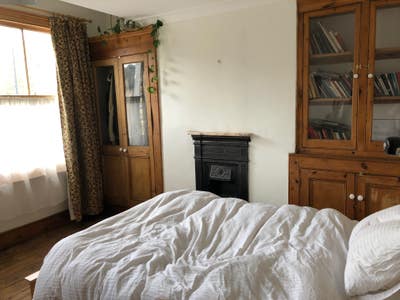Lovely, double room in sunny Victorian house Main Photo