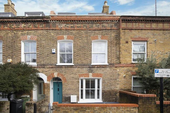 Spacious double room 2 min from Brixton Tube Main Photo