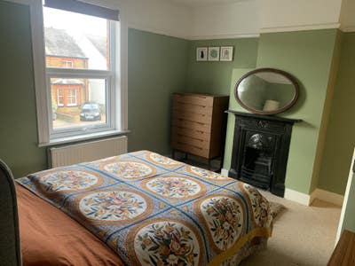 Double room to rent in lovely house Main Photo