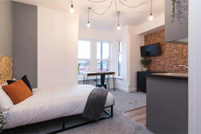 New Studios and En-Suites - Fantastic Location Main Photo