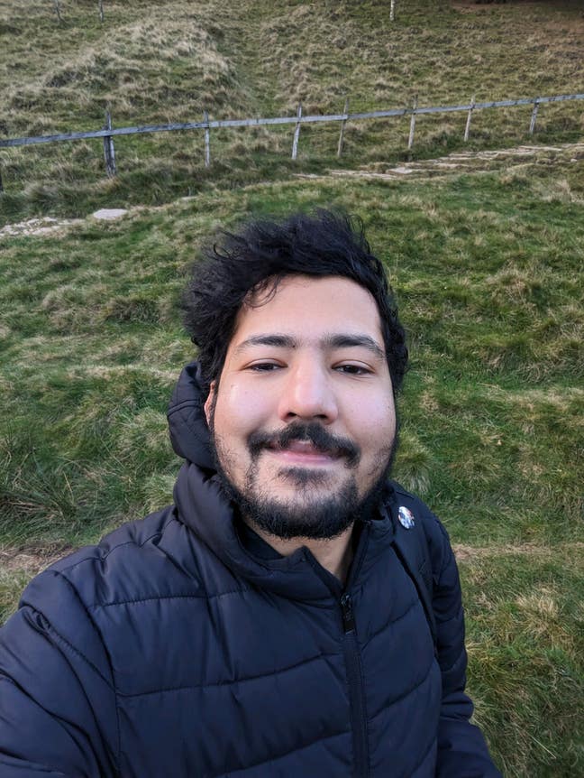 Professional looking for a double bed room Main Photo