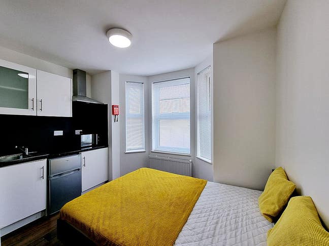 Double room with shared kitchen and bathroom Main Photo