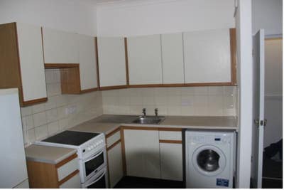 2 Bedroom Flat Central Bournemouth Modern Main Photo