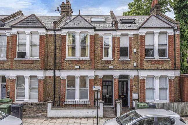 Room in a beautiful 2 bedroom garden flat!  Main Photo