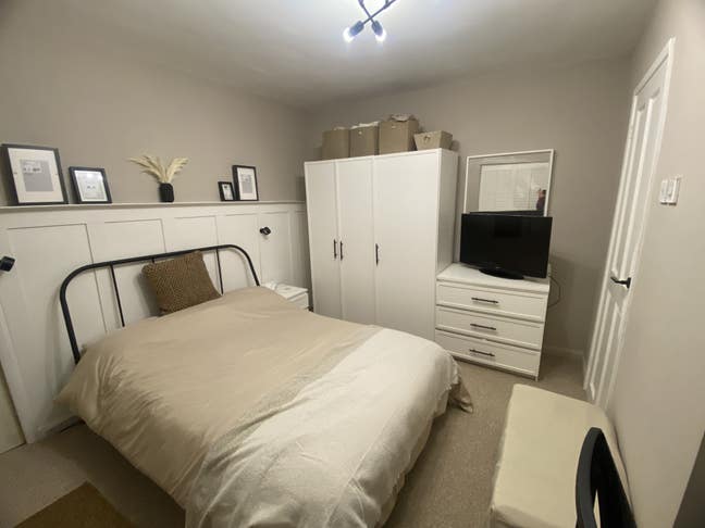 Double Bed en-suite(Mon-Fri ONLY) near city centre Main Photo