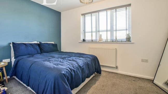 Spacious Double Room with Bathroom & Parking Main Photo