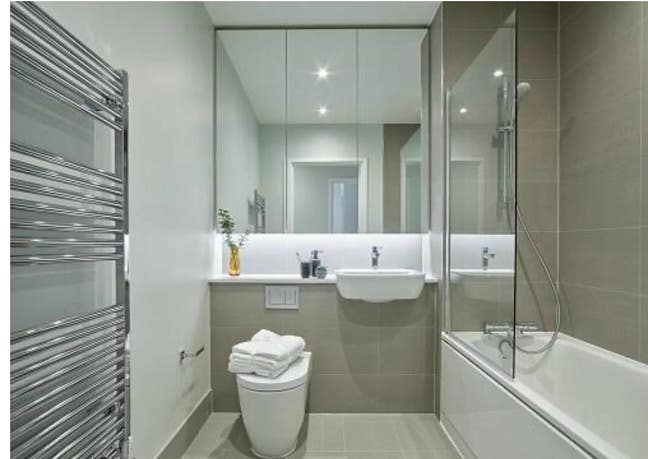 Well furnished double bedroom with ensuit  Main Photo