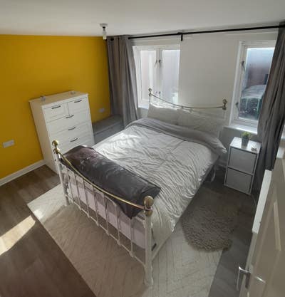 Lovely furnished large double room to rent  Main Photo