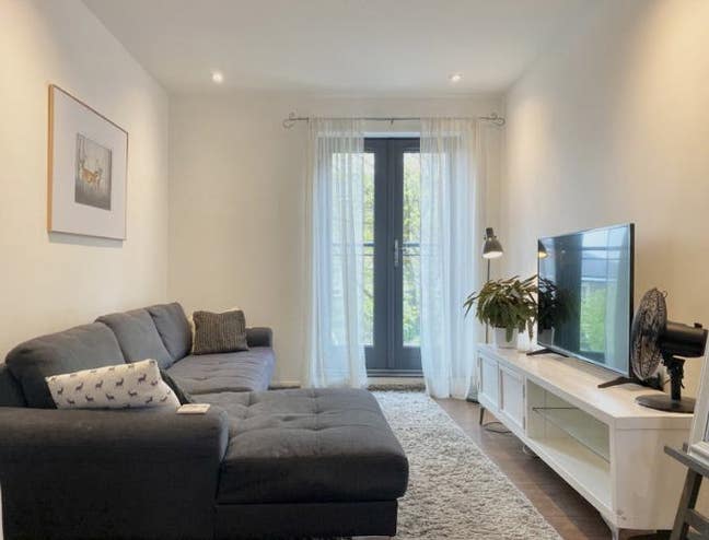 Immaculate double bedroom in 2 bed 2 bath flat  Main Photo