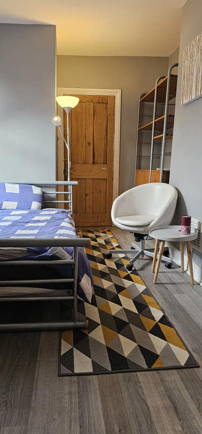 I Have  a Double En-suite room in Hammersmith  Main Photo