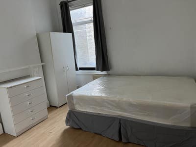 Big  double room in Brixton Main Photo