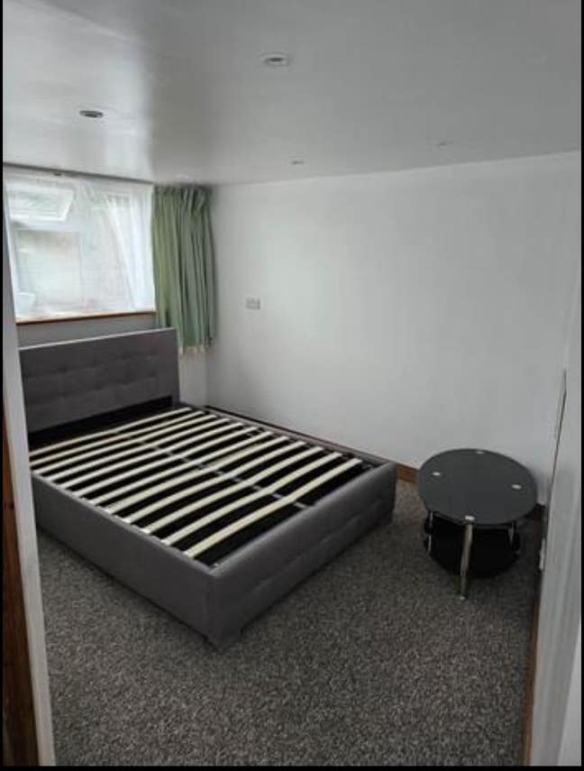 Double Room with Ensuite and Study Main Photo