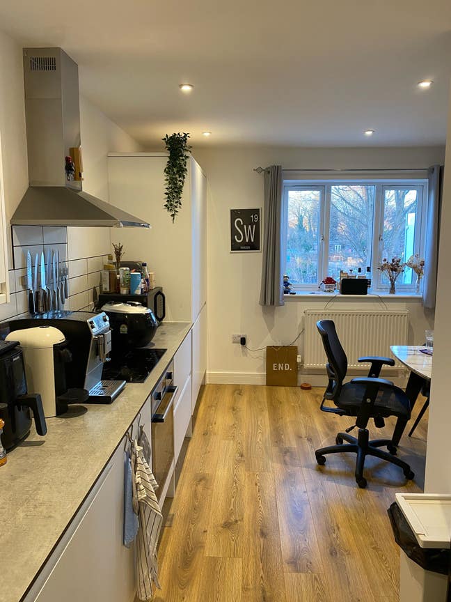 Double Room with Balcony in Colliers Wood Main Photo