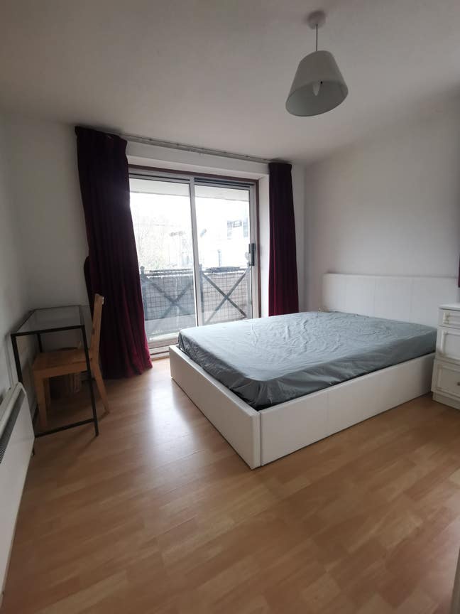 Double Room W/ Balcony & Parking @ Canary Wharf Main Photo