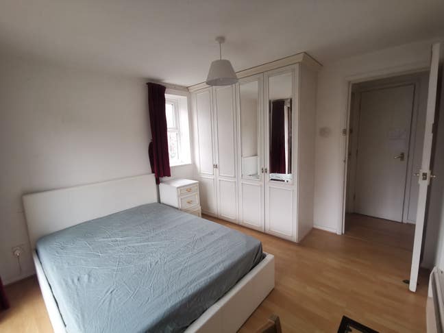 Double Room W/ Balcony & Parking @ Canary Wharf Main Photo