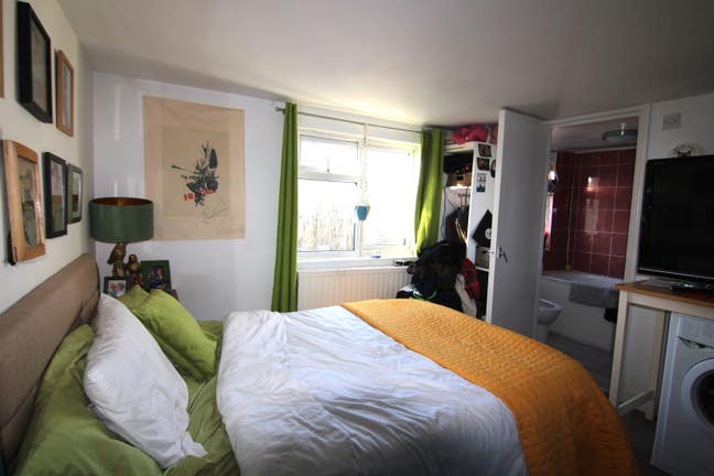 Trendy Studio Apartment Main Photo
