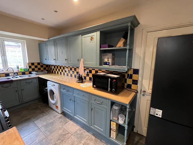Shared room in a house in Watford  Main Photo